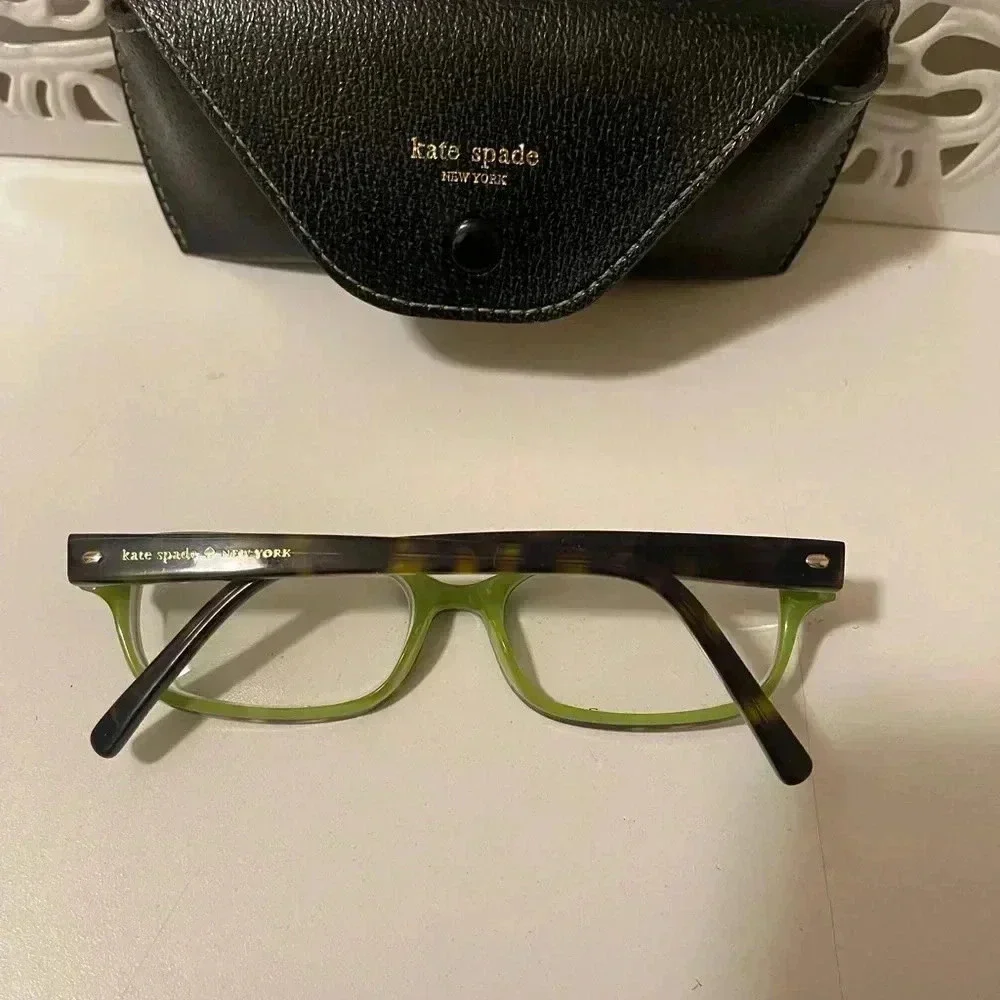 Kate Spade great color, high quality eyeglass Comes with case